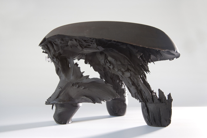 JvW_black-gravity-stool