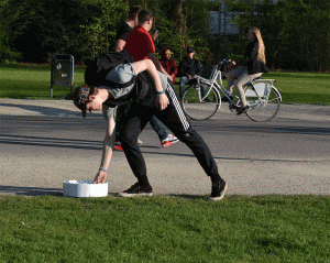 trying-in-Vondelpark,-Amsterdam